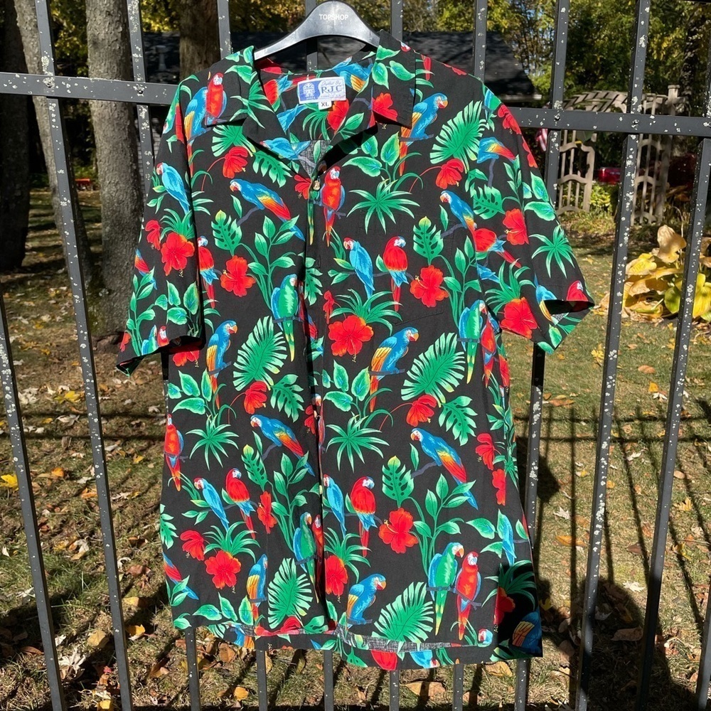 RJC HAWAII vintage Hawaiian shirt with parrots and tropical floral